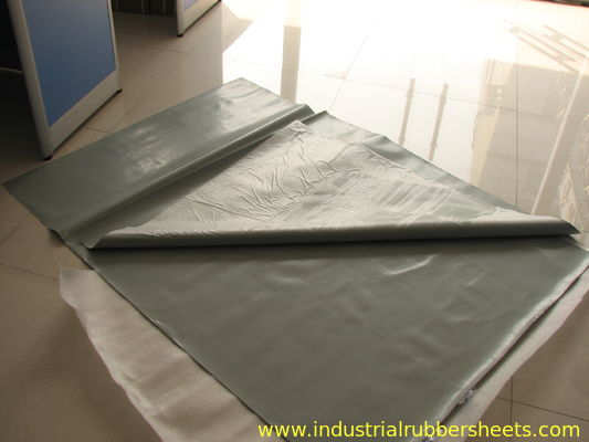 ৩৫০% লম্বা ইন্ডাস্ট্রিয়াল রাবার শীট যার সমতল পৃষ্ঠ ১.০-২০ মিটার দৈর্ঘ্য